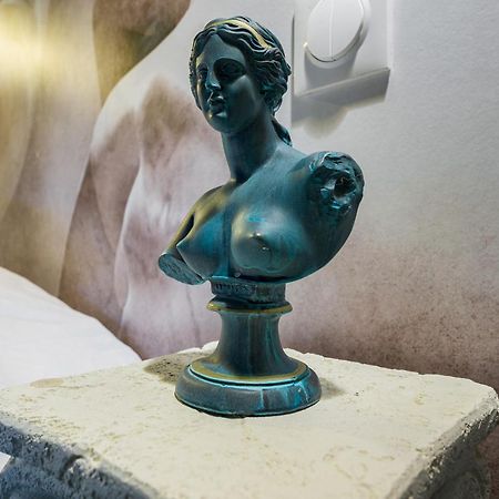 Le Musee D'Aphrodite / Jacuzzi Montgeron Buitenkant foto