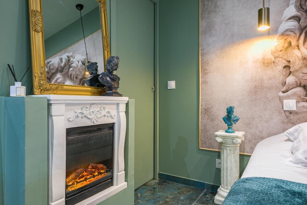 Le Musee D'Aphrodite / Jacuzzi Montgeron Buitenkant foto